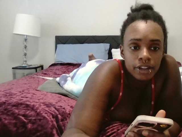 loyalbambi live cam on BongaCams