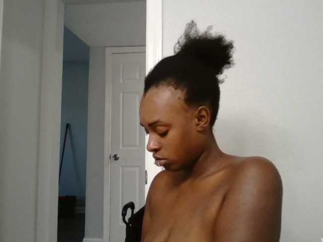 loyalbambi live cam on BongaCams