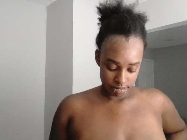 loyalbambi live cam on BongaCams