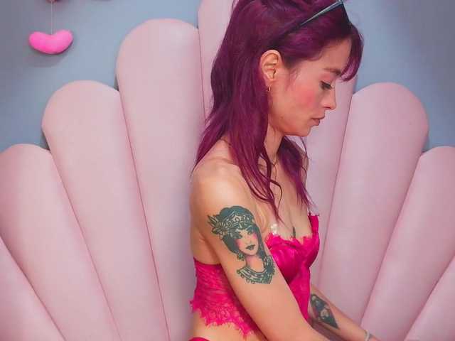 LUCYMILLER live cam on BongaCams