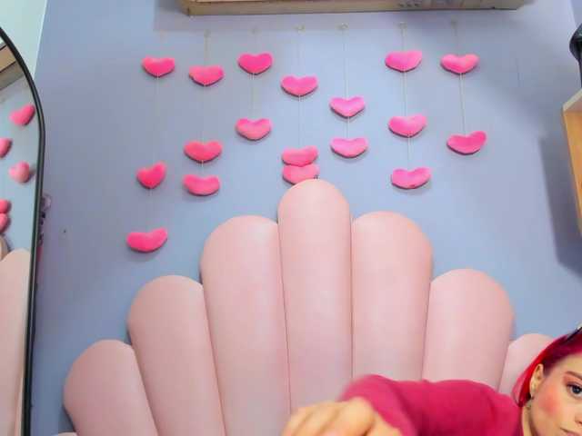 LucyMiller's BongaCams show and profile