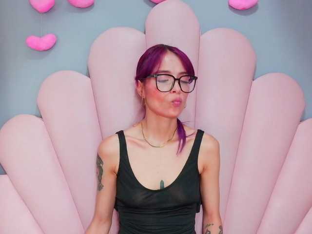 LUCYMILLER live cam on UnifiedCams