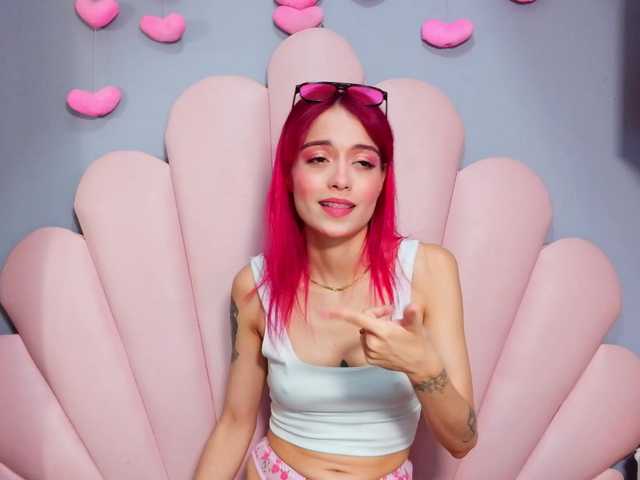 LUCYMILLER Live Cam and Statistics on UnifiedCams