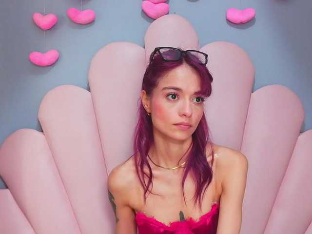 LUCYMILLER live cam on BongaCams