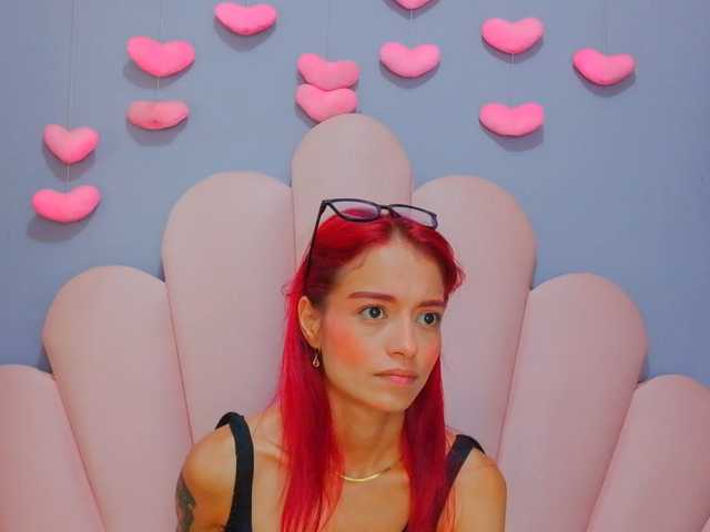 LUCY_MILLER live cam preview