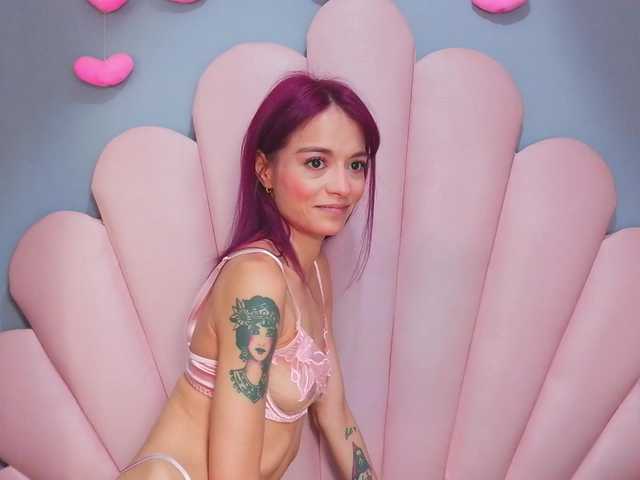 LUCYMILLER live cam on BongaCams