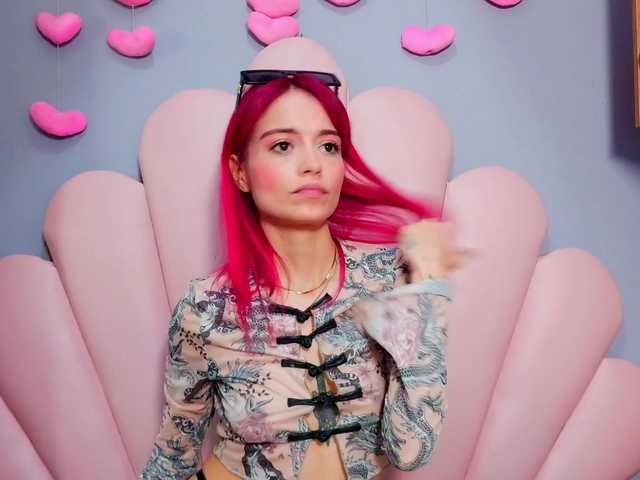 LUCY_MILLER webcam