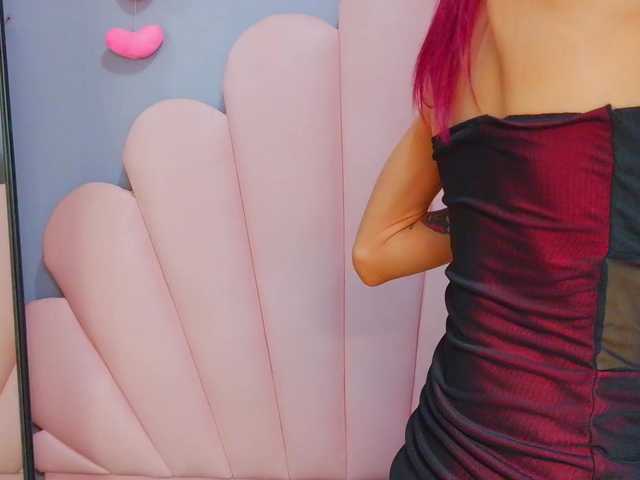 LUCYMILLER live cam preview