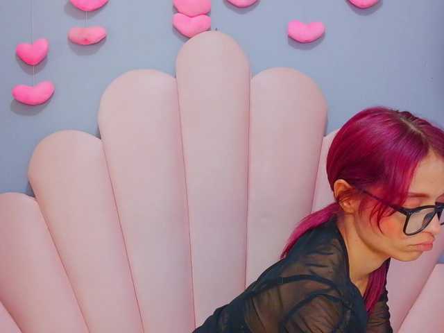 LUCY_MILLER live cam preview