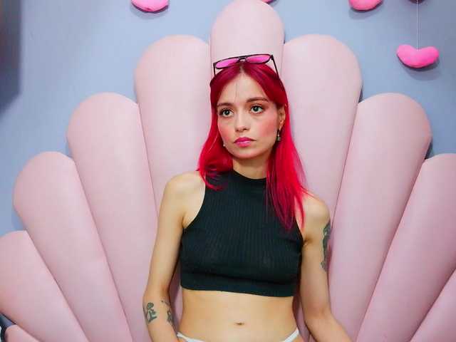 LucyMiller's BongaCams show and profile