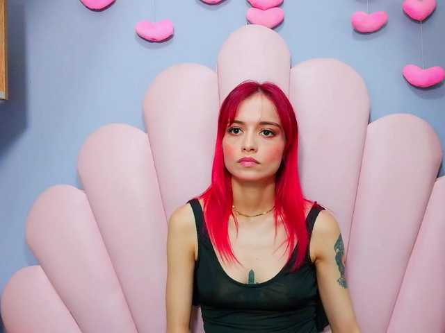 LucyMiller's BongaCams show and profile