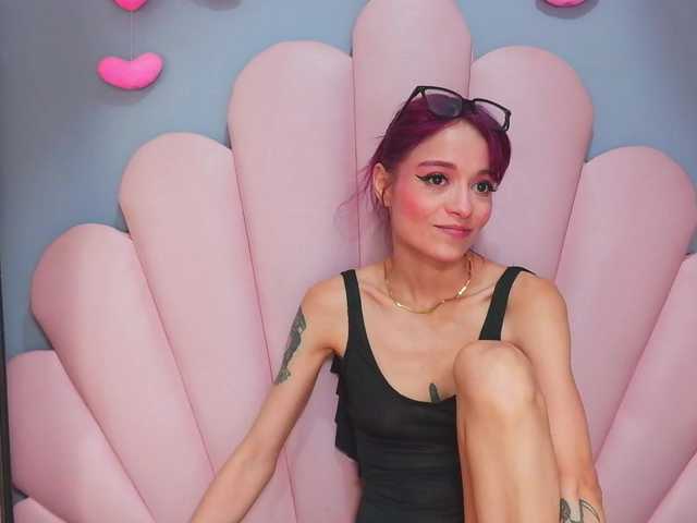 LUCY_MILLER live webcam show