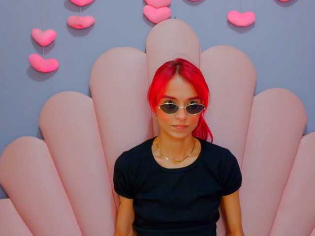 LUCY_MILLER live cam preview