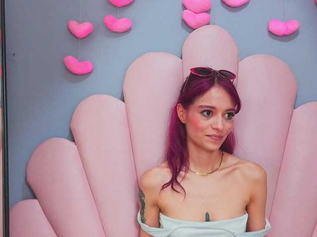 LUCY_MILLER live webcam show