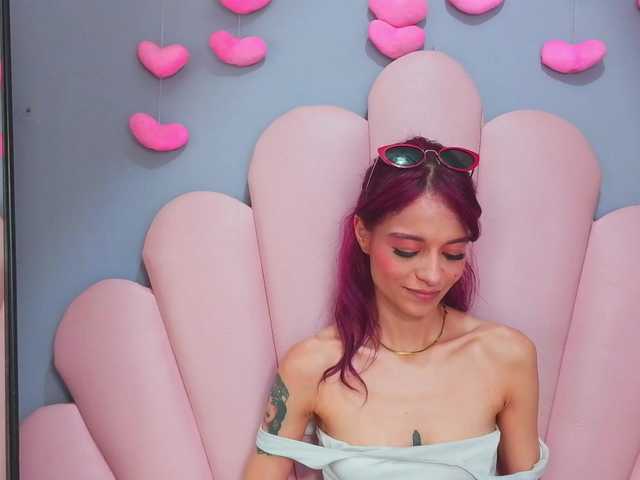 LUCYMILLER live cam on BongaCams