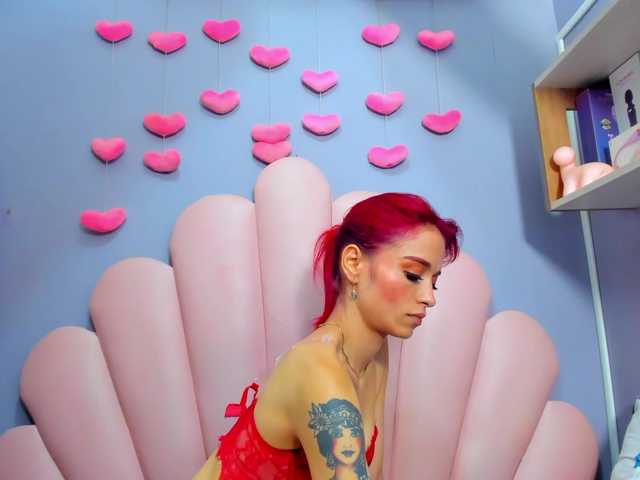 LucyMiller's BongaCams show and profile