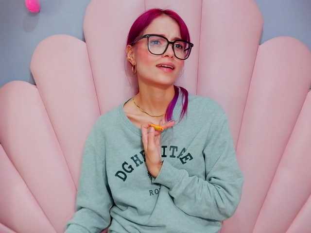LUCY_MILLER webcam