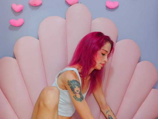 LUCY_MILLER live cam preview