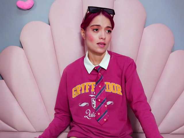 LUCYMILLER Live Cam and Statistics on UnifiedCams