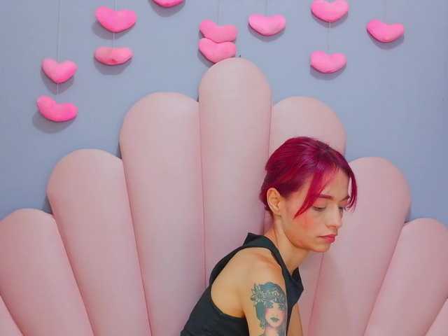 LUCY_MILLER live cam preview