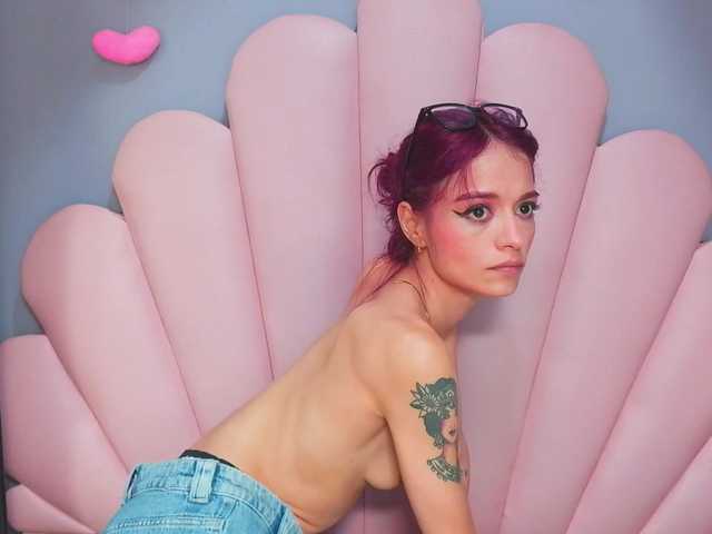 lucymiller live sex show