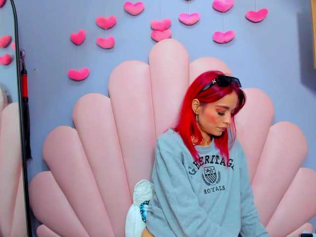 LucyMiller's BongaCams show and profile