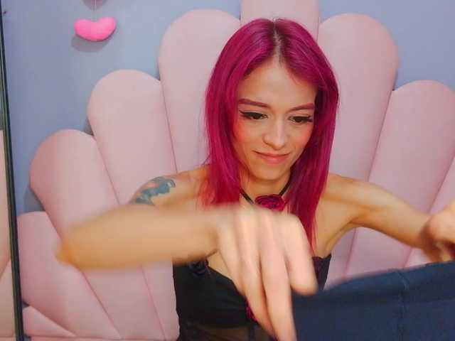 LUCY_MILLER live cam preview