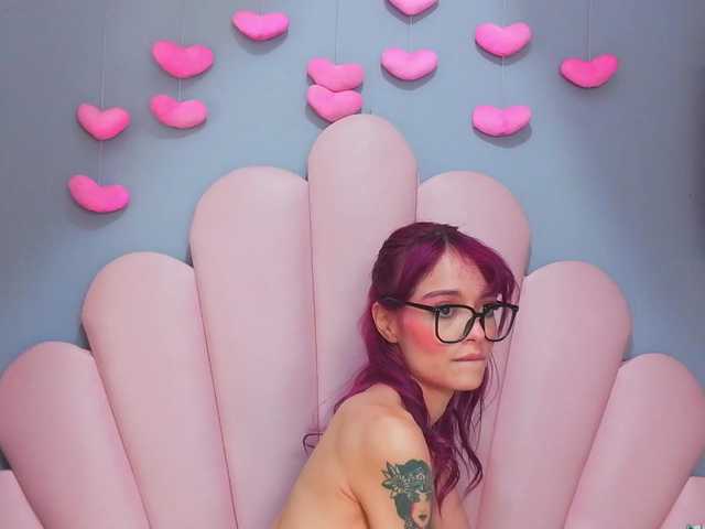 LUCY_MILLER live webcam show