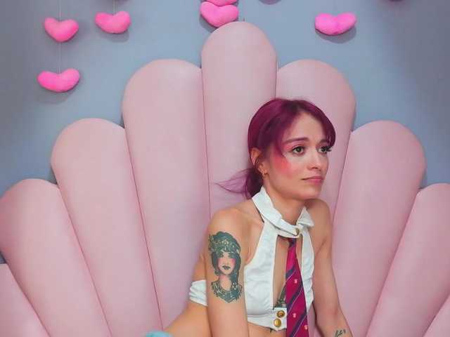 LUCY_MILLER live webcam show