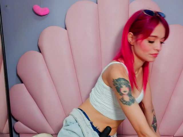 LUCY_MILLER webcam