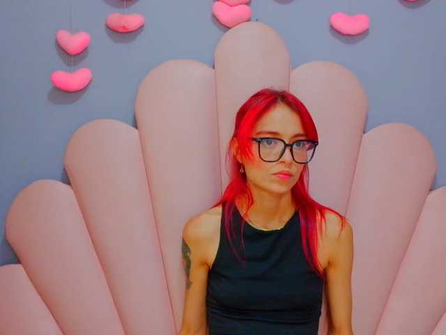 LUCY_MILLER live cam preview