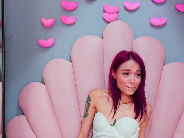 LUCYMILLER live cam on BongaCams