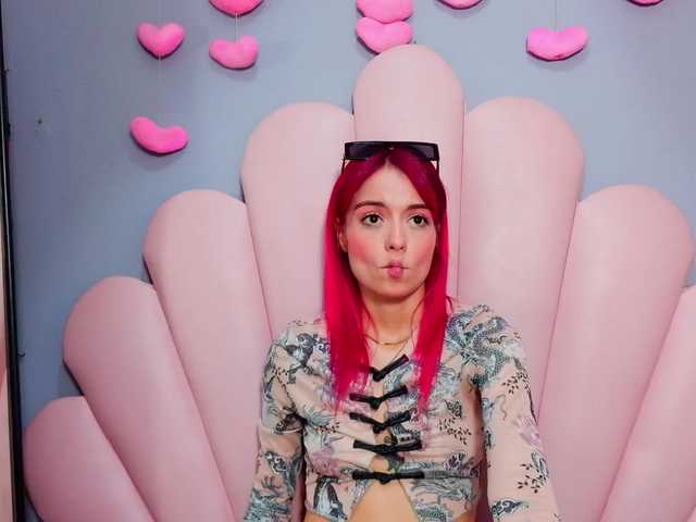 LUCY_MILLER webcam