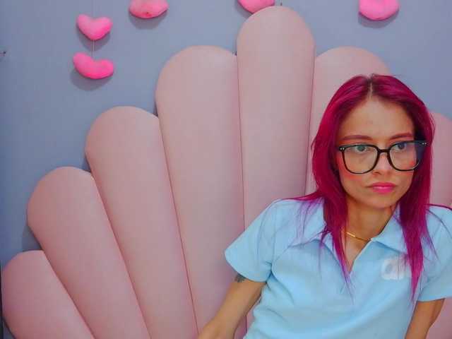 LUCYMILLER – currently Offline