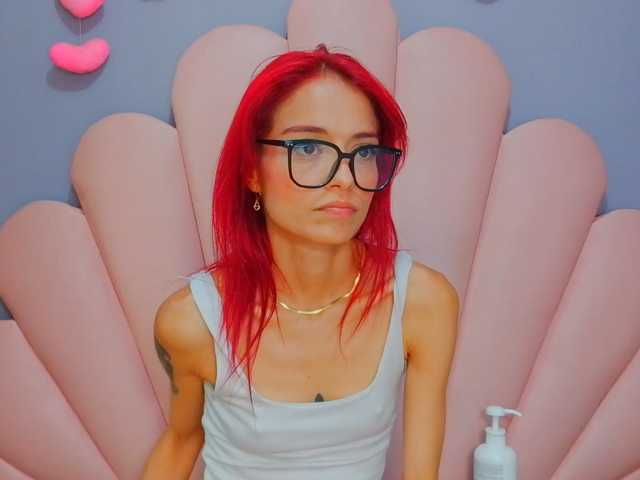 LUCYMILLER, en directo ahora en BongaCams