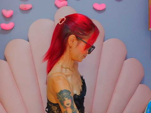 LUCY_MILLER live cam preview