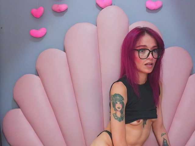 LUCYMILLER live cam on BongaCams