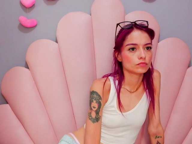 LUCYMILLER live cam on BongaCams