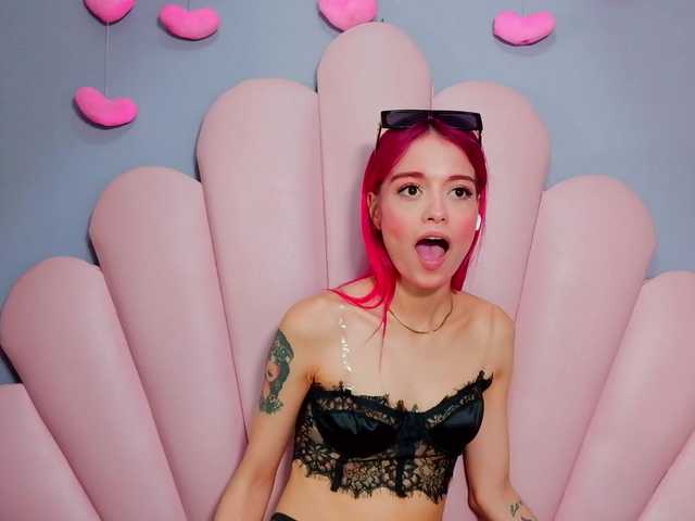 le modèle LUCY_MILLER est en webcam porno dans un show sur le site bongacams, il possède les tags suivants: Latino/Hispanic,Redhead,Shaved