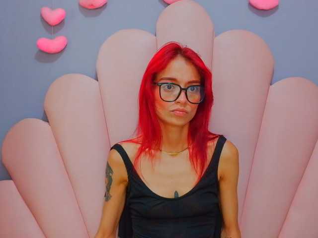 LUCY_MILLER live cam preview
