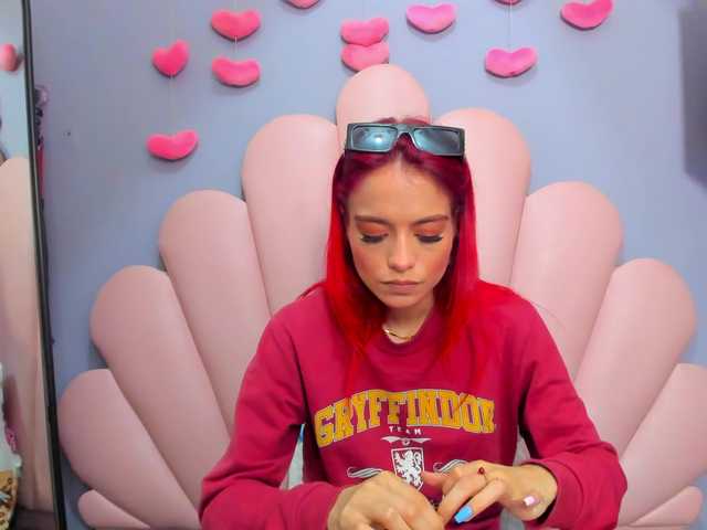 LucyMiller's BongaCams show and profile