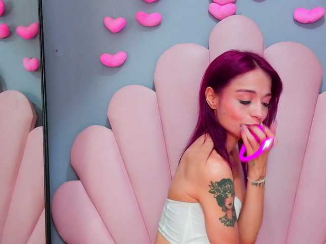 LUCYMILLER live cam on BongaCams