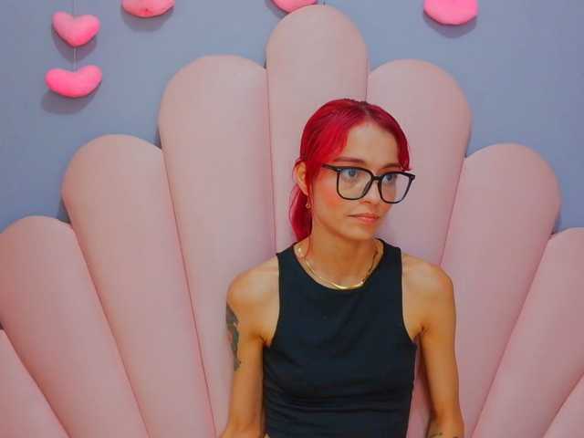le modèle LUCY_MILLER est en webcam porno dans un show sur le site bongacams, il possède les tags suivants: Latino/Hispanic,Redhead,Shaved