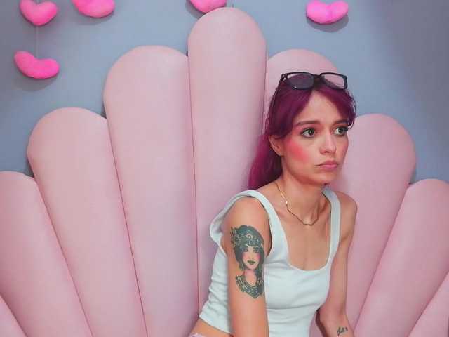 LUCY_MILLER live webcam show