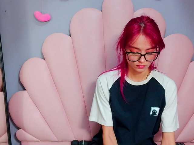 LUCY_MILLER webcam