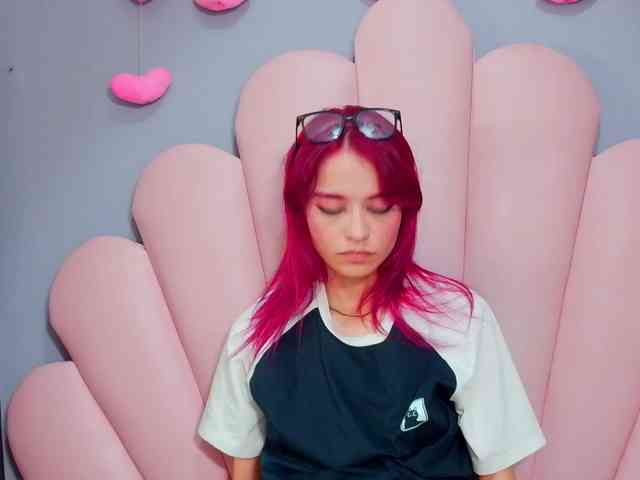 LUCY_MILLER webcam