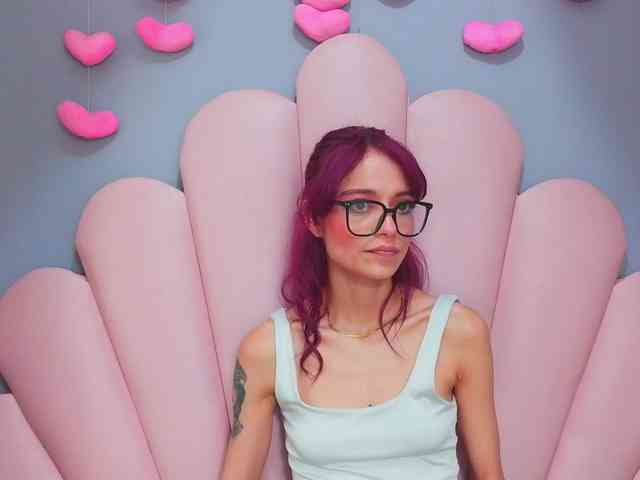LUCY_MILLER webcam
