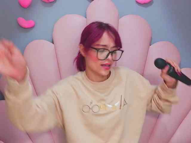 LUCY_MILLER webcam