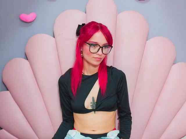 LUCY_MILLER webcam