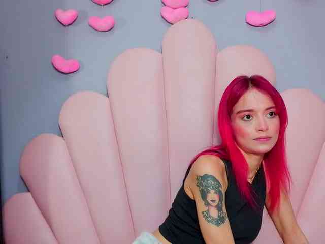 LUCY_MILLER webcam